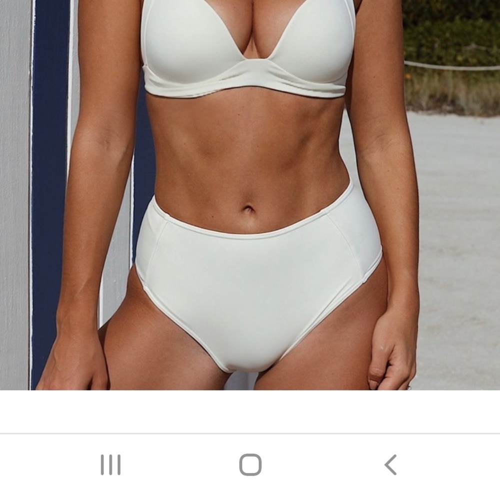 Monday swimwear NUDE Hamptons bottoms size medium